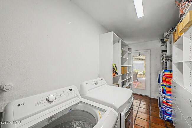 Building Photo - 4718 N 77th Pl