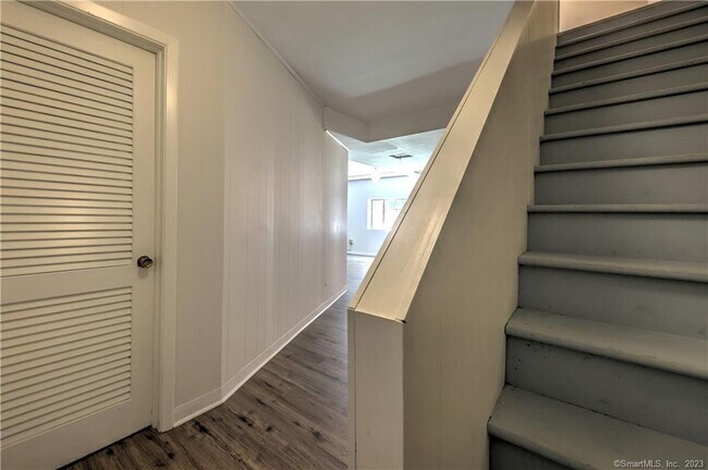 Building Photo - 32 Koger Rd