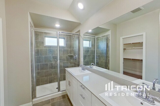 Building Photo - 4240 Calla Dr