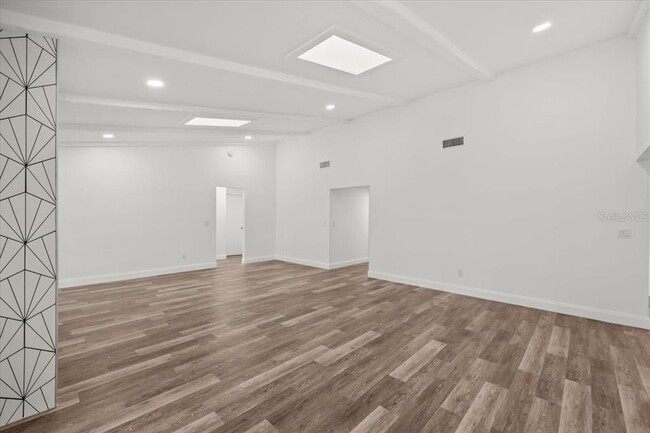 Building Photo - 11218 Creek View Dr