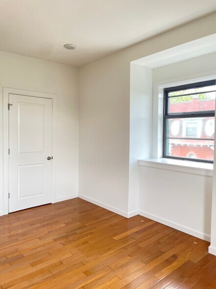 Building Photo - 4128 Parkside Ave