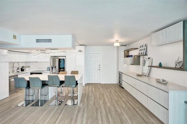 Building Photo - 2501 S Ocean Dr