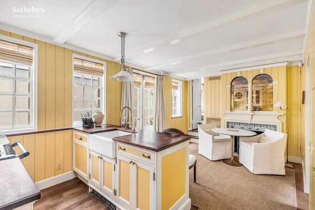 Building Photo - 183-185 W 4th St