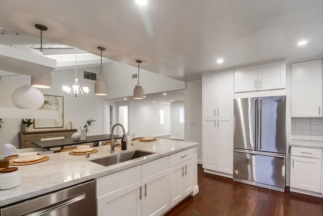 Building Photo - Beautiful house in heart of Point Loma