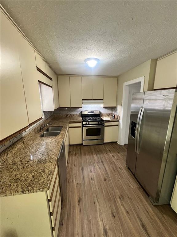 Building Photo - 1961 Pine Dr SW