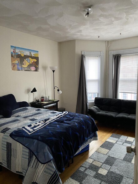 Building Photo - 91 Calumet St