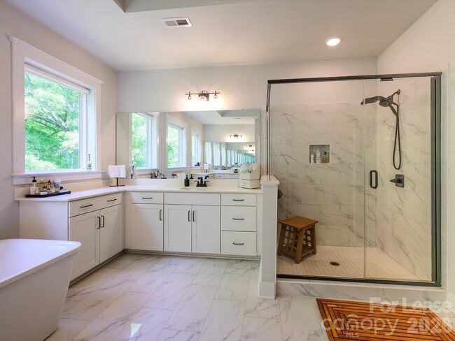 Building Photo - 1217 Drummond Ave