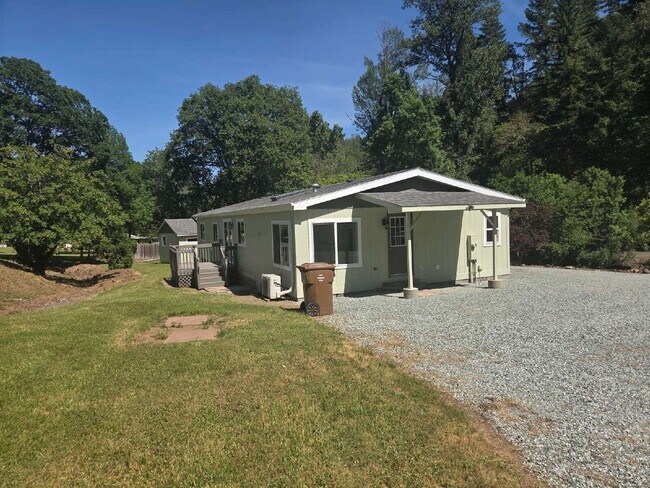 Building Photo - 3950 Shoestring Rd