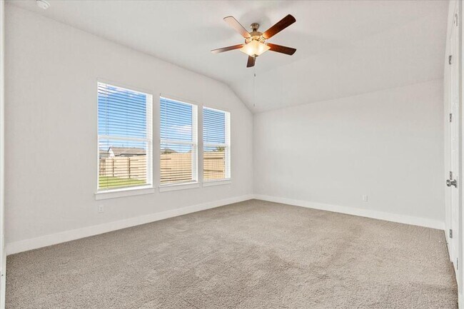 Building Photo - 122 Patrick Herndon Dr