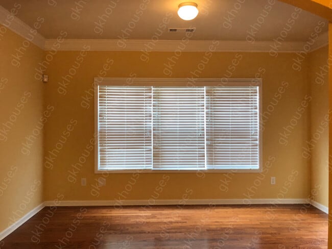 Building Photo - 6002 Cobblestone Creek Trail