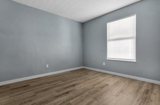 Guest Room - 4826 Lady Jane Ave