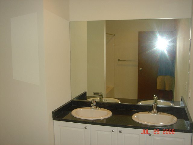 Bathroom - 1011 Chestnut St