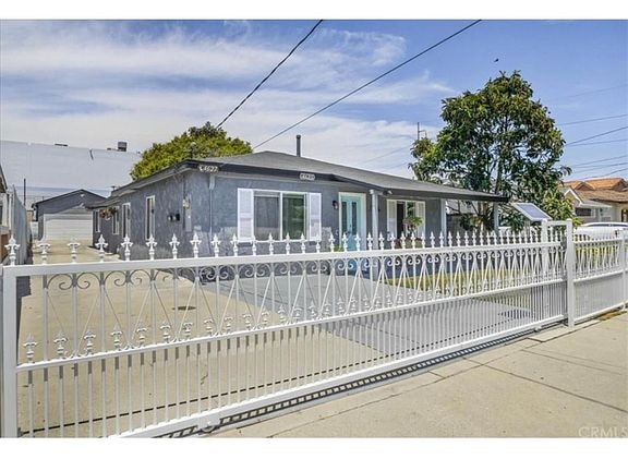 Building Photo - 4525 W 145th St