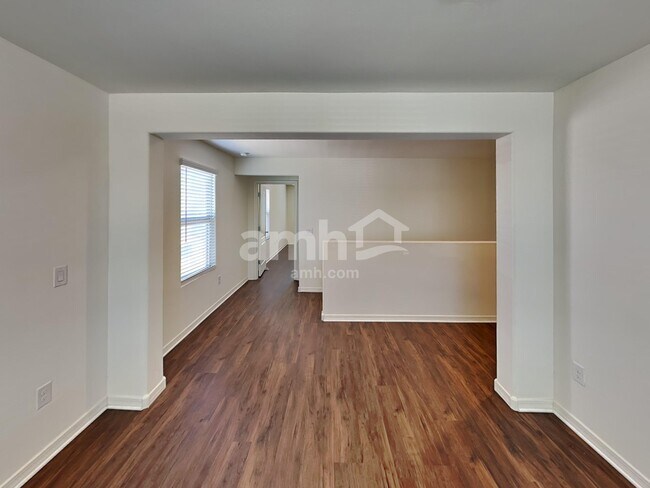 Building Photo - 11754 W Vanderbilt Farms Way