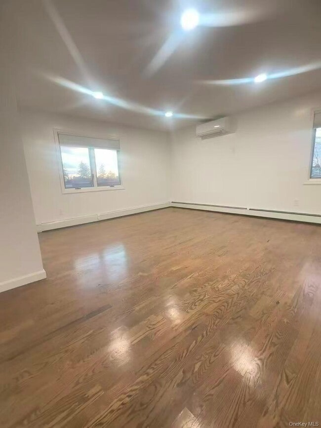 Building Photo - 110 N Parkside Dr