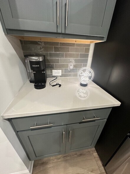 Building Photo - 6607 Wyndale Dr