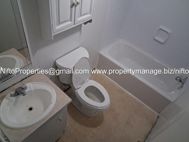 Building Photo - 5636 Aenon Ln