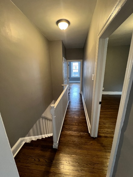 Building Photo - 5527 Bloyd St