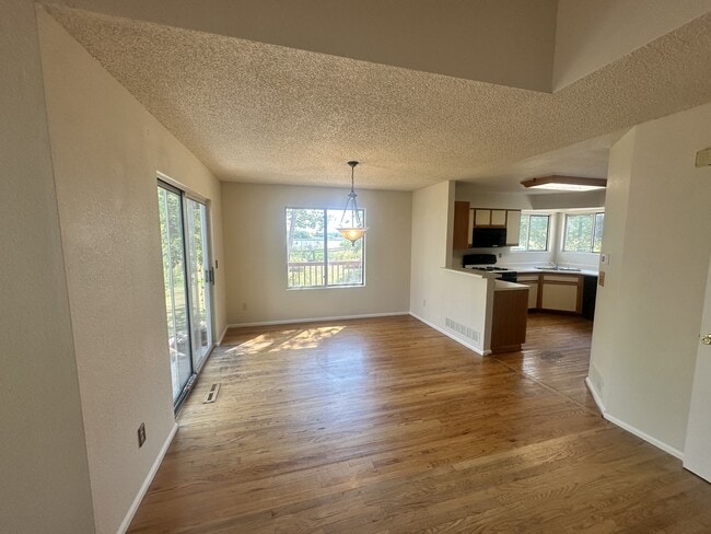 Building Photo - 11042 Alcott Dr