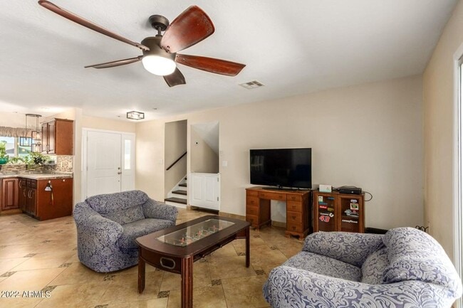 Building Photo - Exceptional 6-Bedroom Home with Private Pool Near ASU