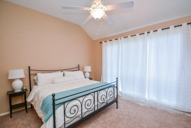 Building Photo - 16311 Candlerock Ct