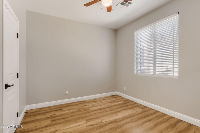 Building Photo - 1225 N 36th St
