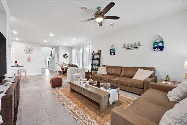 Building Photo - 7214 Clearwater Cv Dr