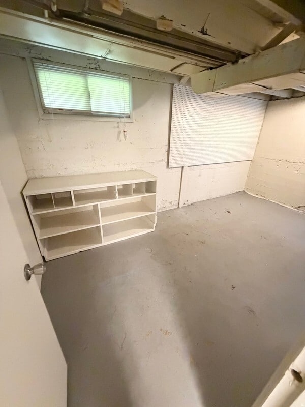 Building Photo - 4910 S 900 E