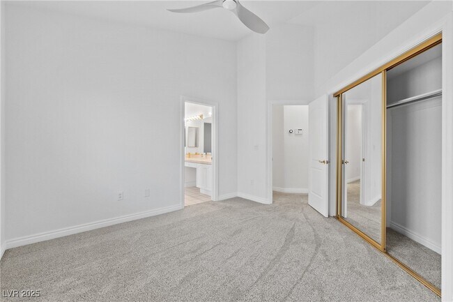 Building Photo - 3004 Sun Lake Dr