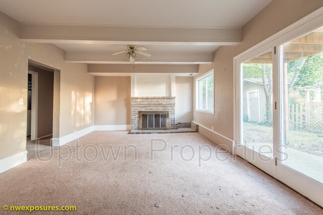 Building Photo - 12025 SW 64th Ave