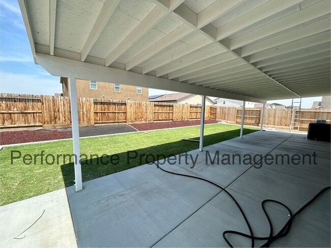 Building Photo - Newer 4 Bed/2 Bath Home w/ Solar, RBP & Se...