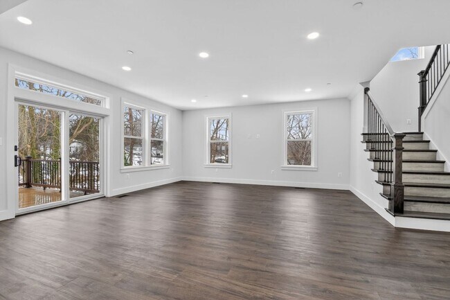 Building Photo - Spacious New Build in Quiet Silver Spring - Available Now