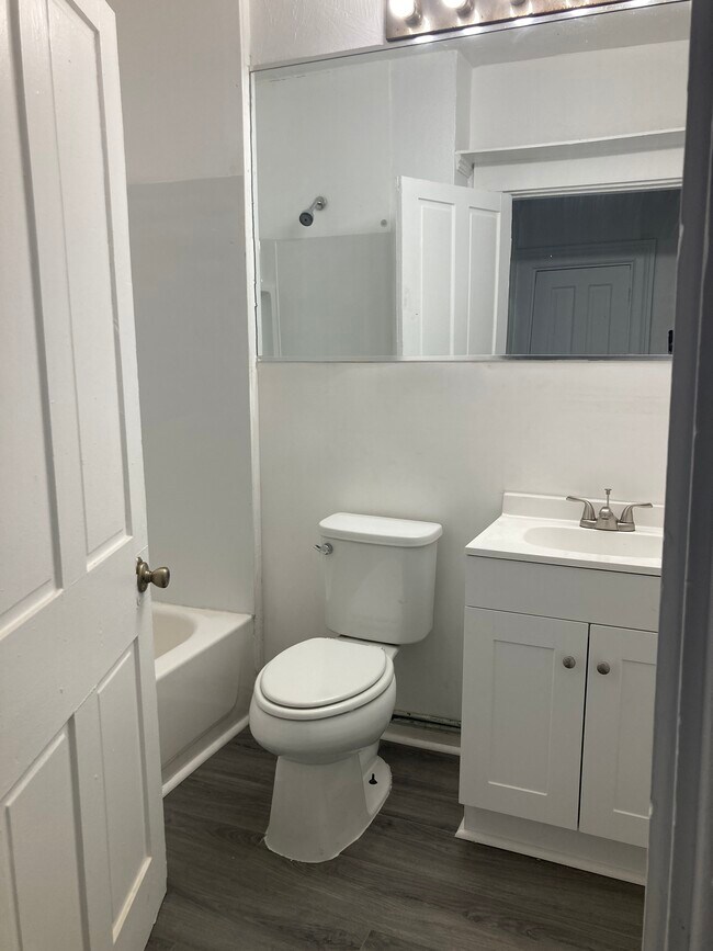 Building Photo - 500 W Wyoming Ave