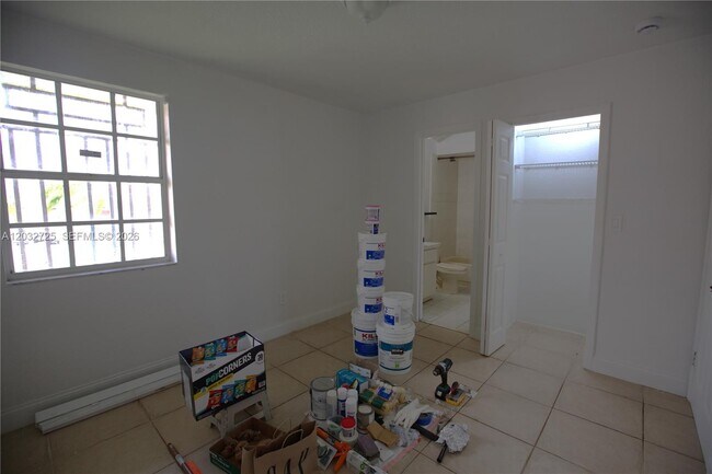Building Photo - 6475 SW 129th Ave