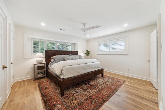 Building Photo - 13035 Pebblebrook Dr
