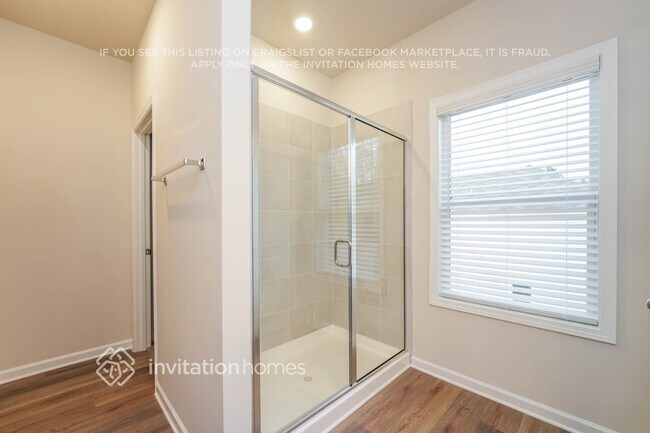 Building Photo - 72 Katherine St