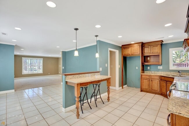 Building Photo - 240 Browns Hill Ct