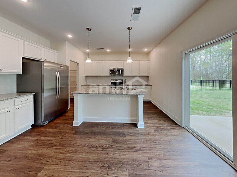 Building Photo - 82 Gregory Dr