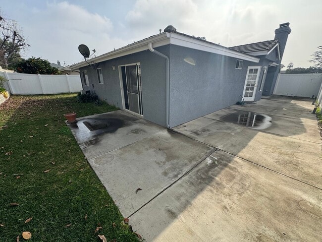 Building Photo - Welcome to Your New Home: Stunning Apartments in Monrovia