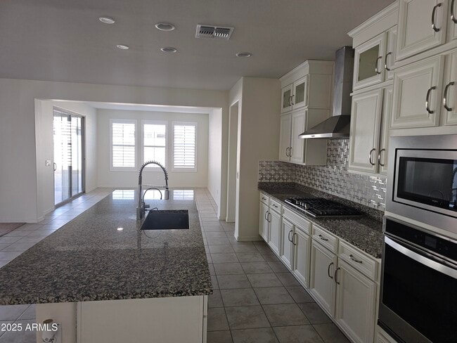 Building Photo - 8622 W Rancho Dr