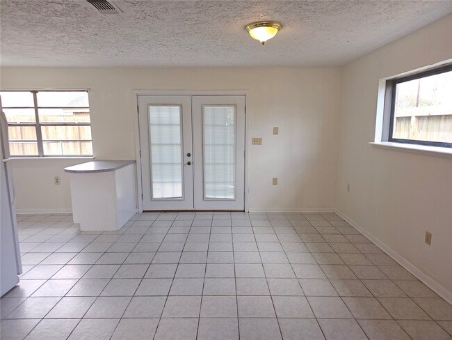 Building Photo - 418 Texas St