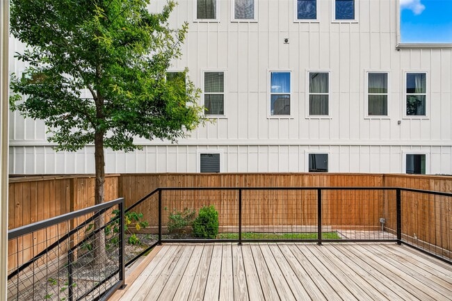 Building Photo - 1232 W 24th St