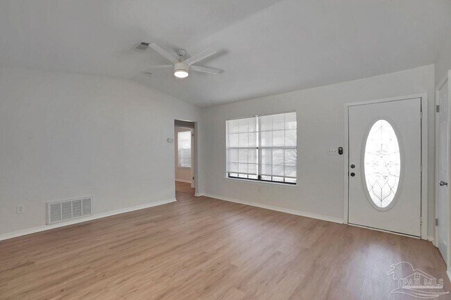 Building Photo - 10601 Silver Creek Dr