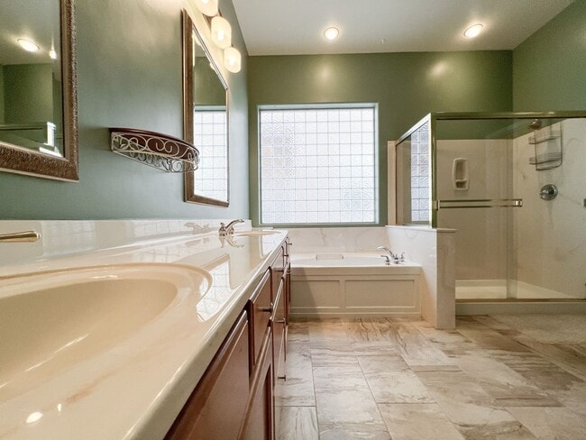 Building Photo - HOUSE - CORNVILLE/COTTONWOOD -GYM/POOL- VE...