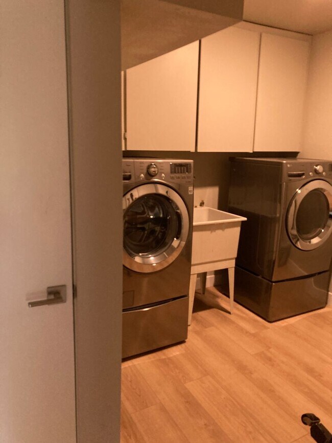 Building Photo - Spectacular, Panoramic Red Rock Views in West Sedona