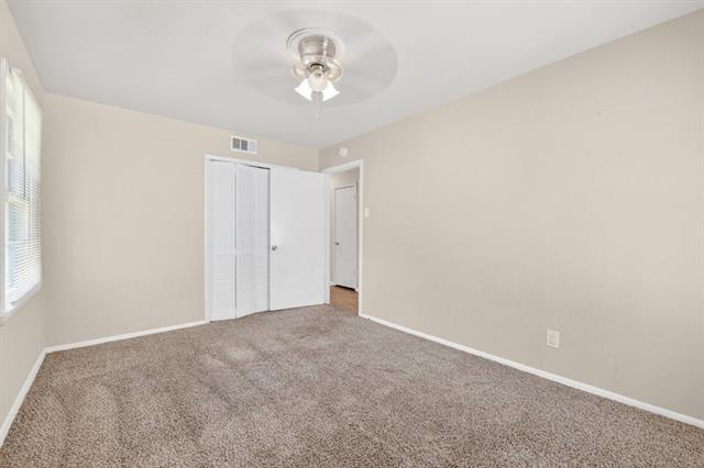 Building Photo - 2539 Hillsboro Ave