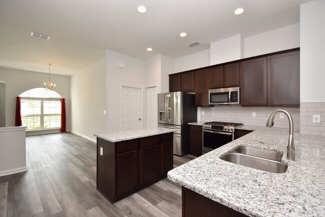 Building Photo - Modern 3BR/2BA Home in Desirable Westchest...