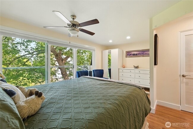 Building Photo - 1810 43rd Ave E