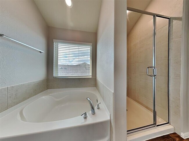 Building Photo - 127 Simon