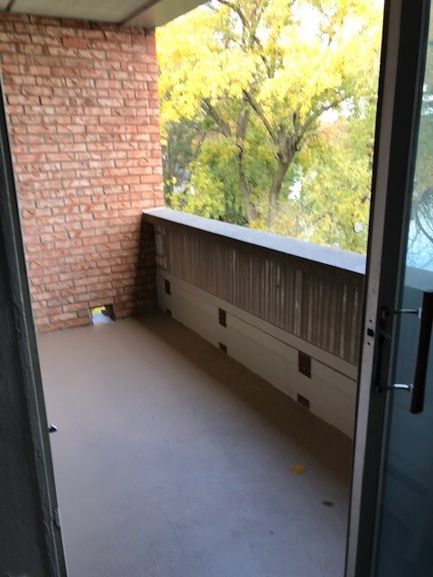 Building Photo - 329 Geneva Ave N